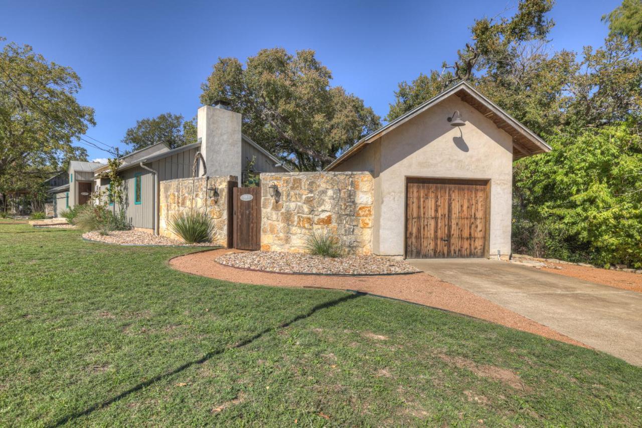 406 Lodge-A: Hot-Tub & 2 Blks To Main St Fredericksburg Exterior photo