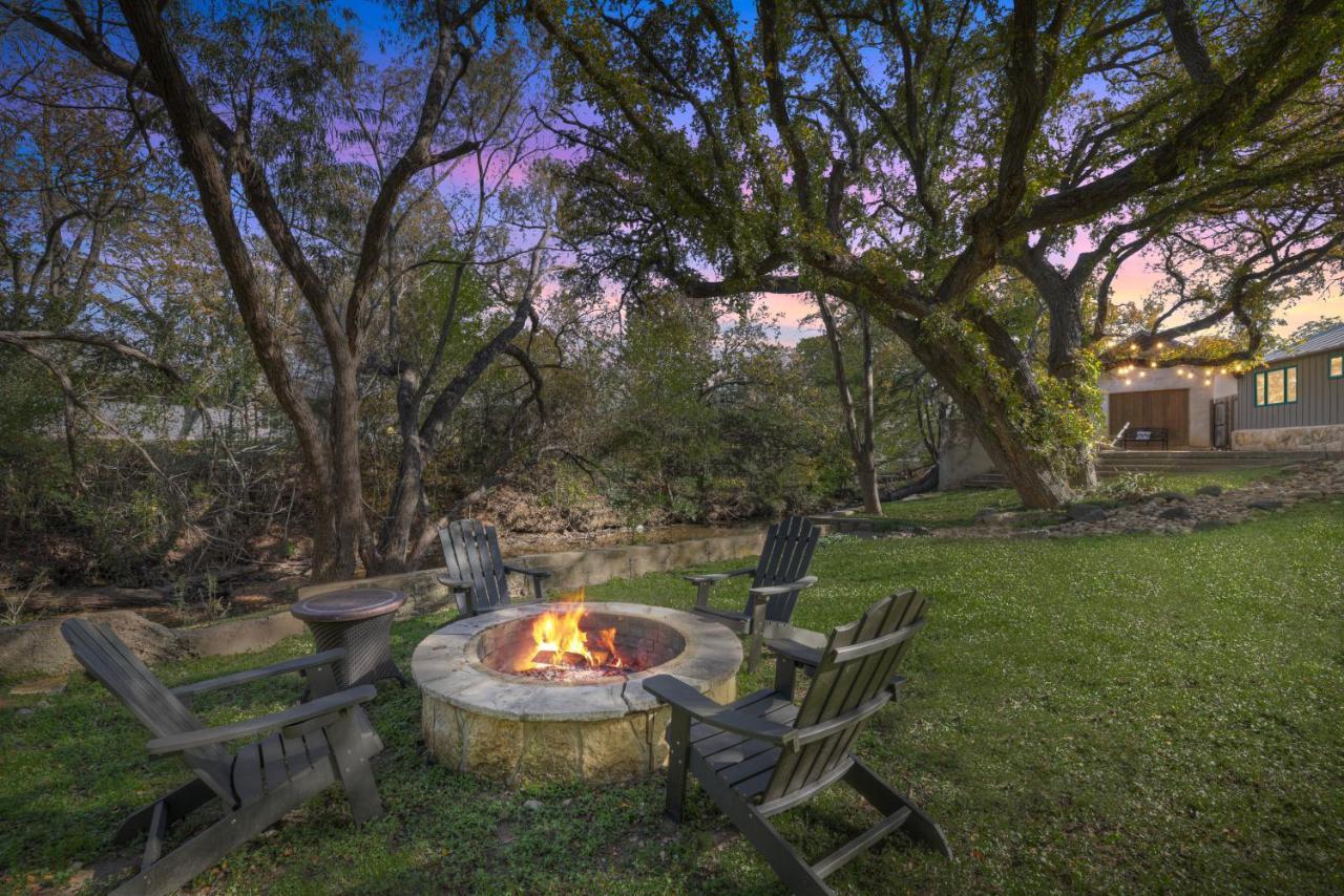 406 Lodge-A: Hot-Tub & 2 Blks To Main St Fredericksburg Exterior photo